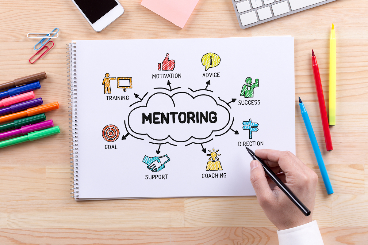 How to Implement a Mentoring Program for Your Small Business ezClocker