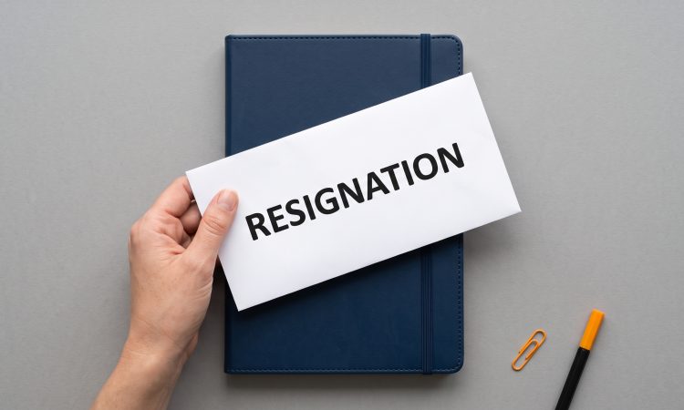 why employee quitting