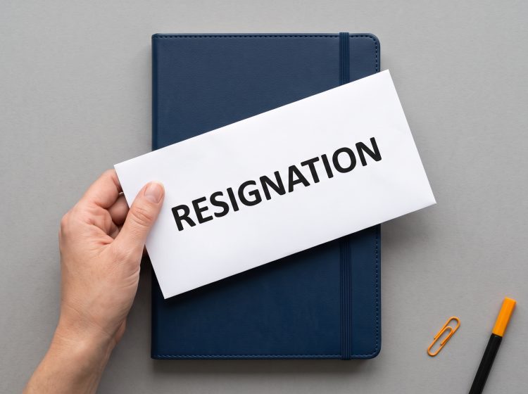 why employee quitting